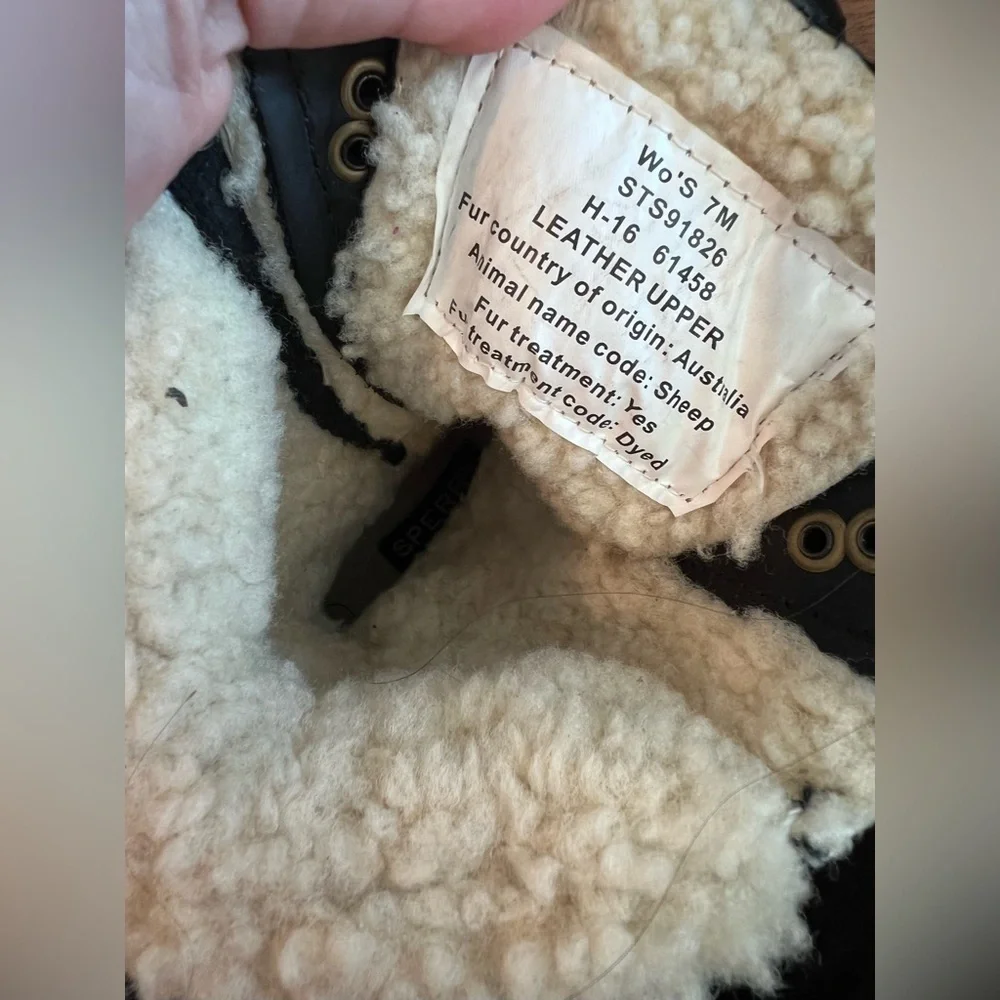 Sperry Top-Sider Black Boots with Cream Fur Lining